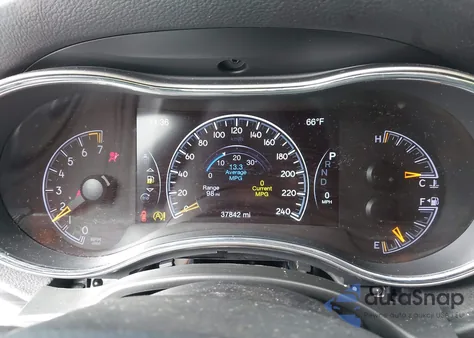 2021 Jeep Grand Cherokee Laredo X 4X4 из США, поврежденный, VIN 1C4RJFAG3MC676434